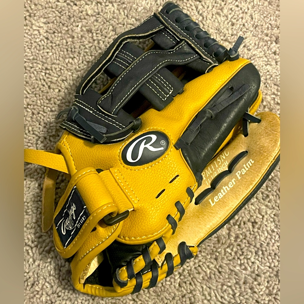 Rawlings Youth 11-1/2 Black/ Brown Leather Glove Right Hand Throw